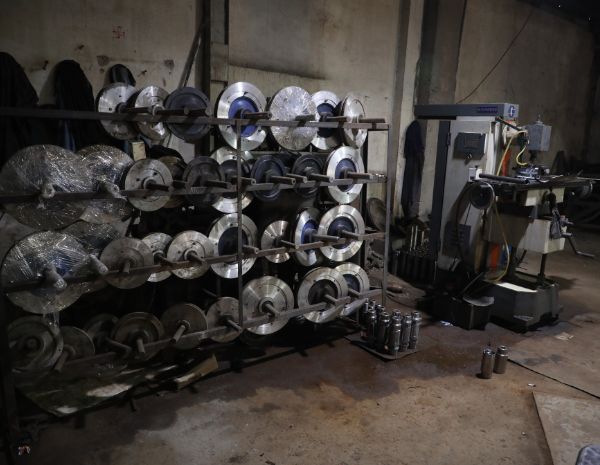 cutter and press for wire saw